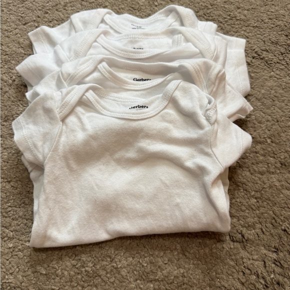 Gerber White Baby Onesies (4)- 0-3 Mos. - Picture 2 of 3